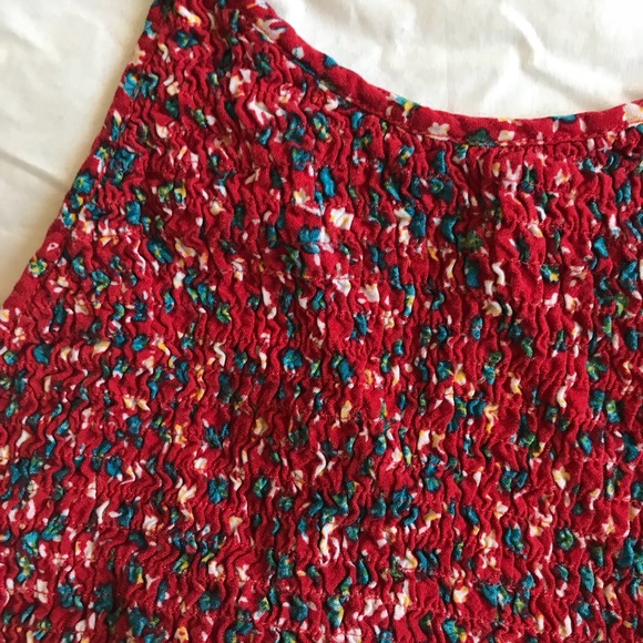 Pins and Needles Small Floral Smocked Crop Halter - Picture 5 of 6